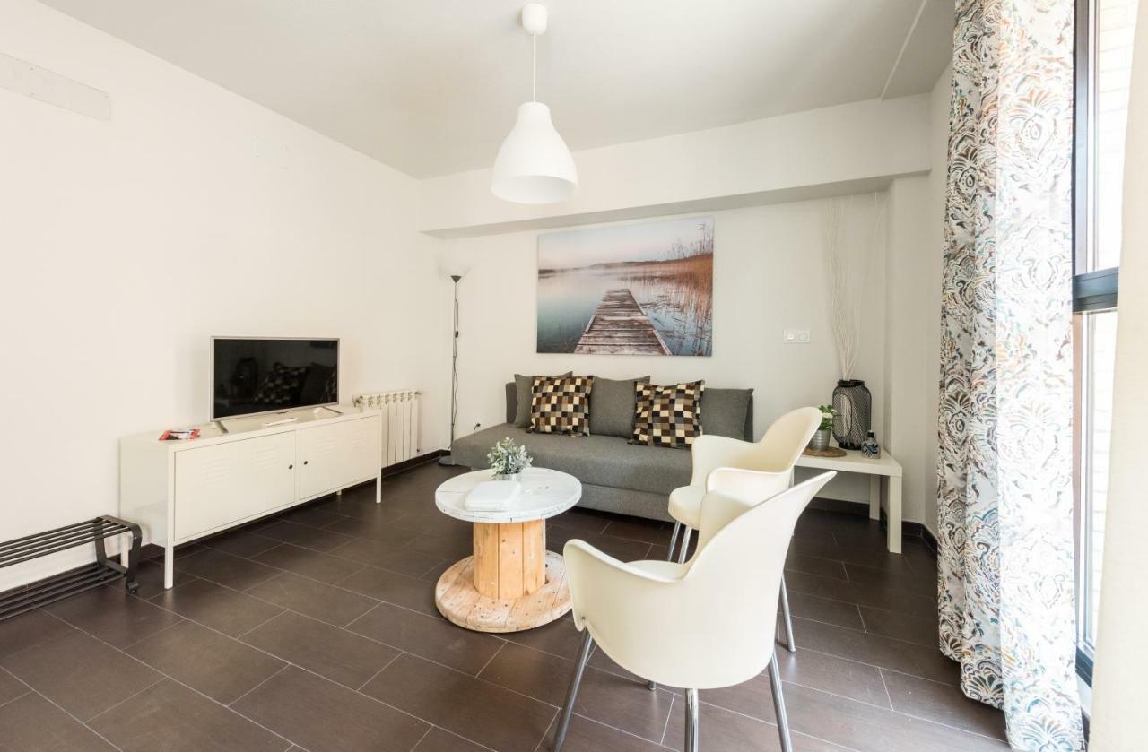 2 Habitaciones Apartamento Temporada En Lucero Madrid Eksteriør bilde